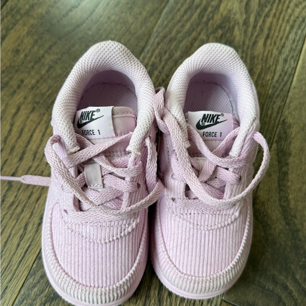 Nike Kids Pink Sneakers toddler size 7 NWOT - Picture 3 of 10